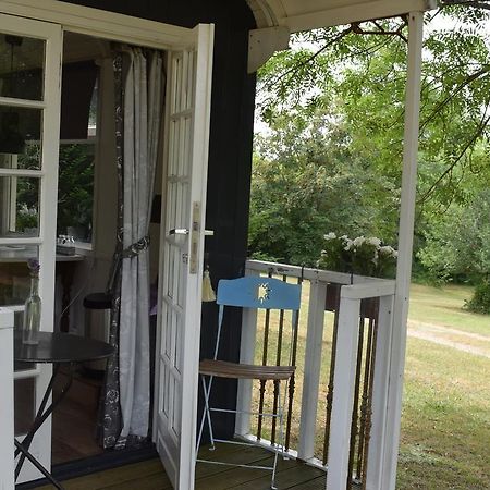 Camping Chez Francis Bed and Breakfast Loupiac  Eksteriør billede